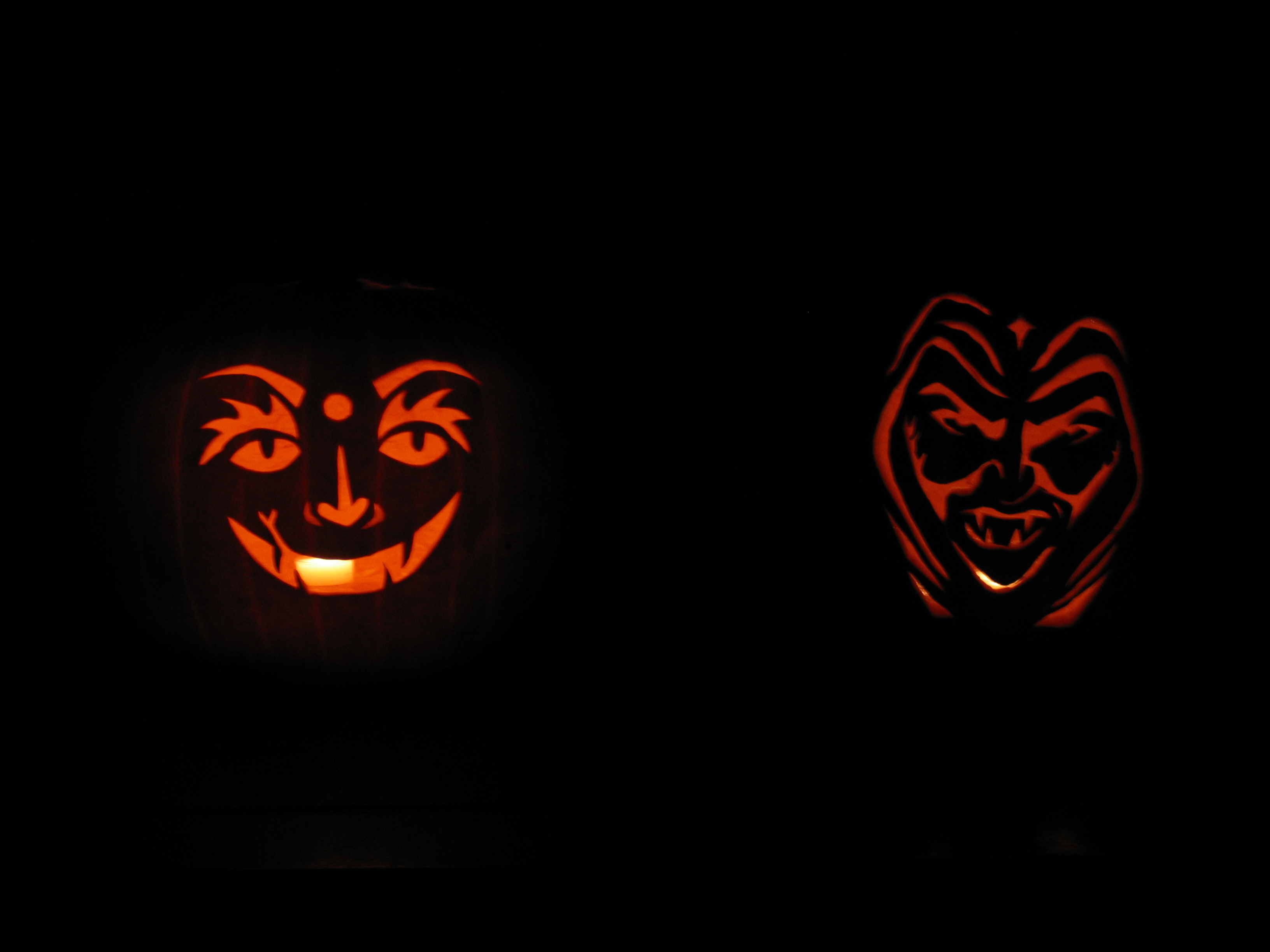 Carved Pumpkins - Lit